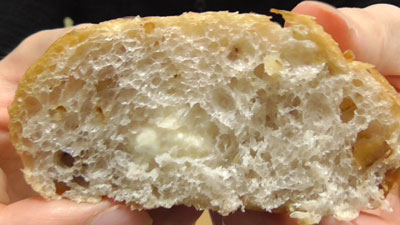 マチノパン-もち麦とくるみのチーズクリームパン-2個入り(ローソン)12